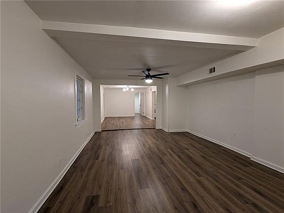 3rd image of 4313 Fontainebleau Dr
