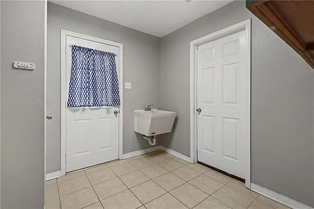 133 Louise Dr — Photo 21