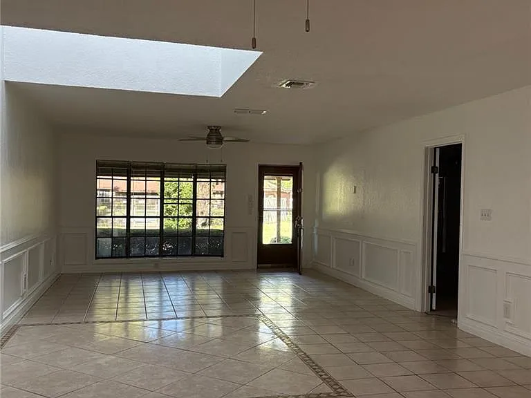 901 E Dallas Ave #16 — Photo 15