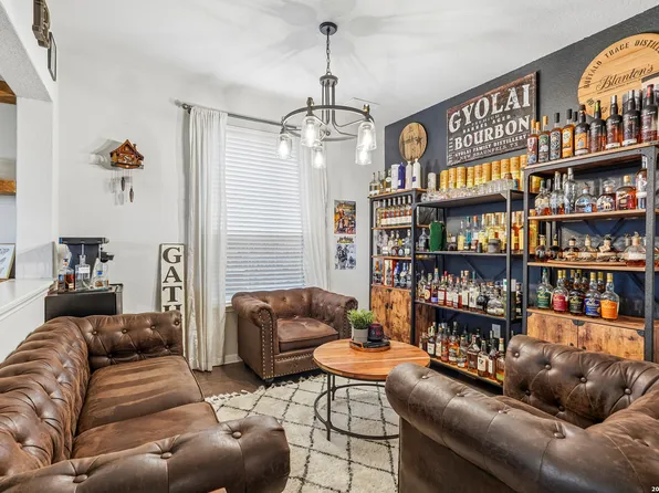 1344 LAUREN ST, New Braunfels, TX 78130