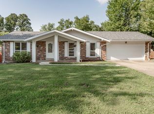 2938 Crossgate Rd, Saint Louis, MO 63129