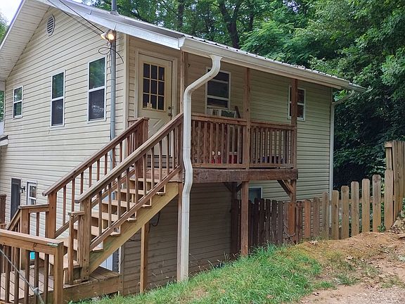 Private entrance/front Porch