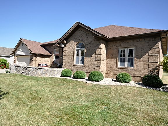 2nd image of 1704 N Bob O Link Dr