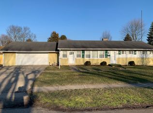 2 Cranewood Dr, Trenton, OH 45067