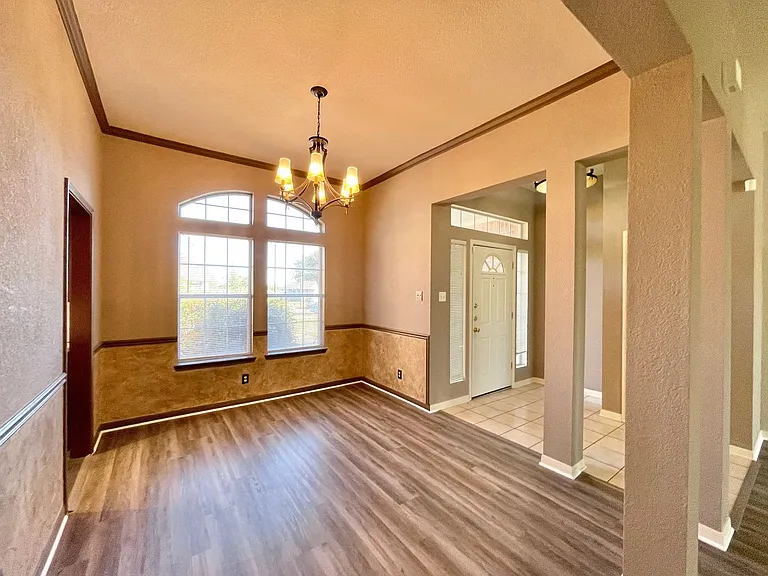 2404 Southport Dr — Photo 5