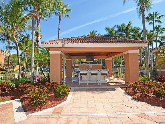 4th image of 1270 Wildwood Lakes Blvd