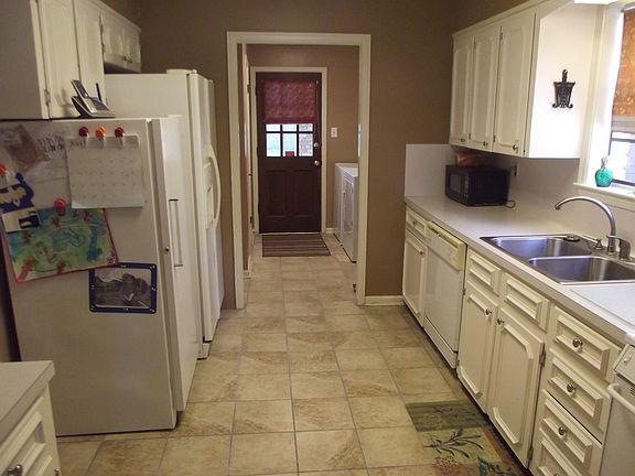 2nd image of 303 W Governor Miro Dr
