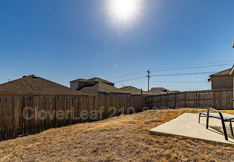 227 Stevens Smt — Photo 7