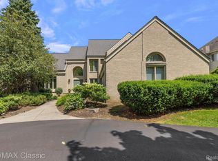 3377 Timber Crest Ct, West Bloomfield, MI
