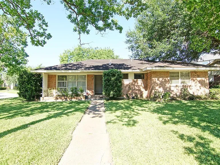 4048 Newshire Dr — Photo 13