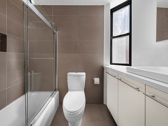 4th image of 336 E 77th St APT 18
