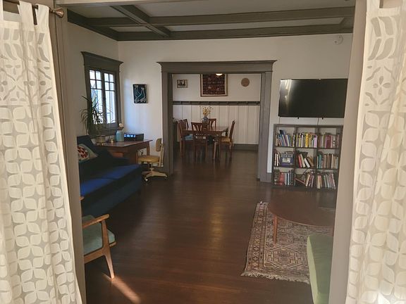 5th image of 4623 Melbourne Ave APT 1