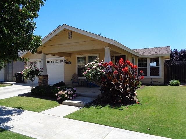 2nd image of 451 W Lilac Ave