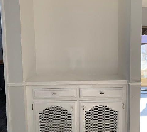 Bar area in dining room