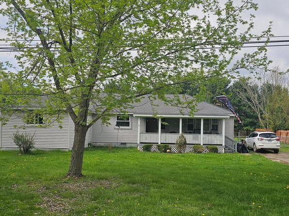 904 Rowland Rd, Leonard, MI 48367