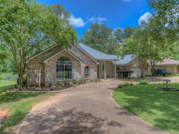 623 Pine Cone Dr, Haughton, LA 71037