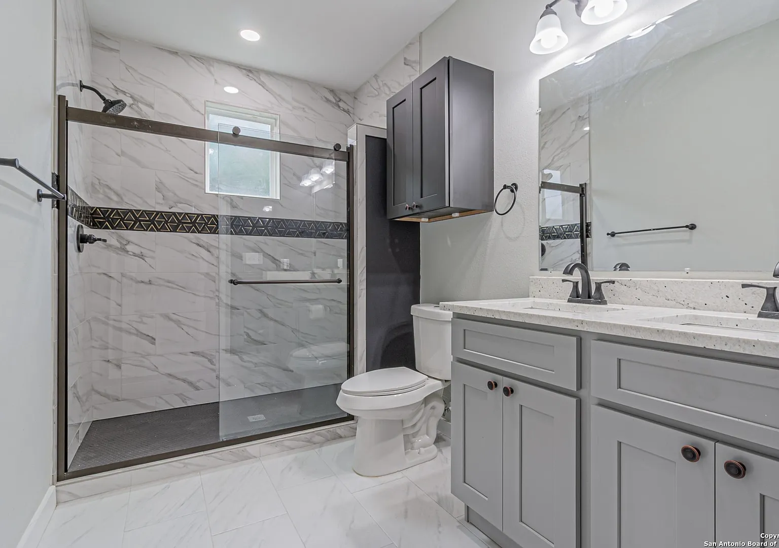 2 bed, 1100 sqft, $1,450 — Photo 4