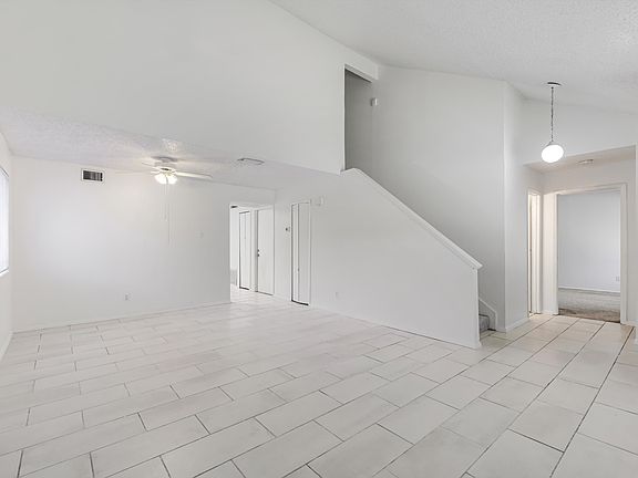 4th image of 2826 Holy Cross Ln