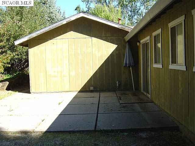 2nd image of 811 Forest Glade Cir
