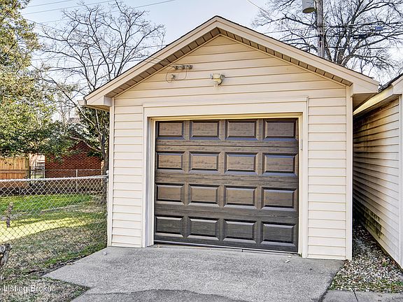 4th image of 2342 Emerson Ave