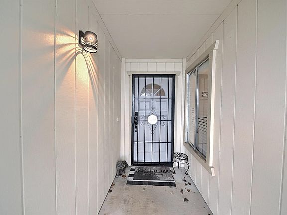 3rd image of 4309 Songbird Ct