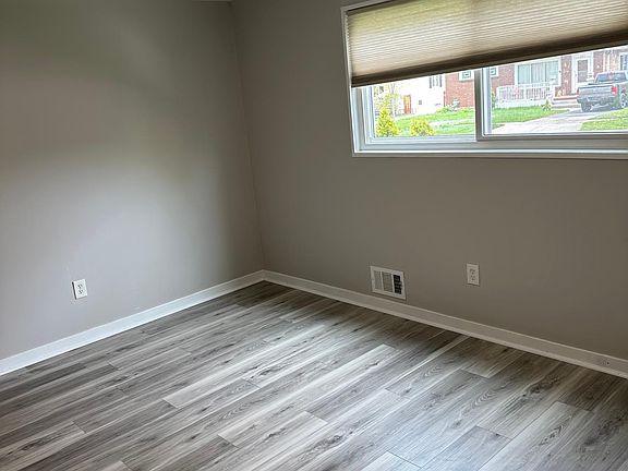 5th image of 424 Springville Ave Floor 1