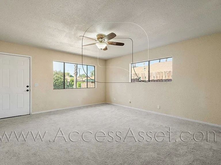 33220 Schaper St — Photo 2