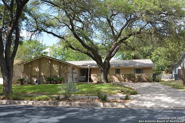 1st image of 9814 Greentree Dr