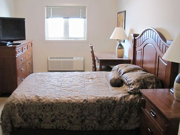 4th image of 8528 Manning Ave #610