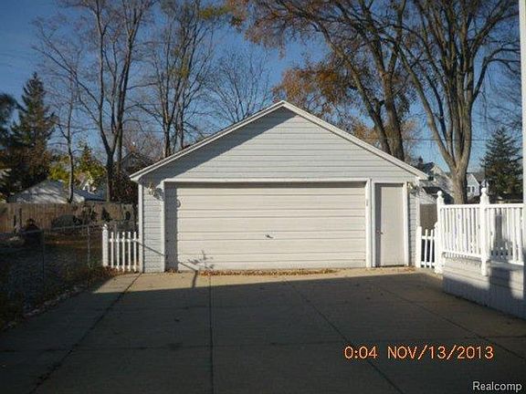 3rd image of 1319 18th St