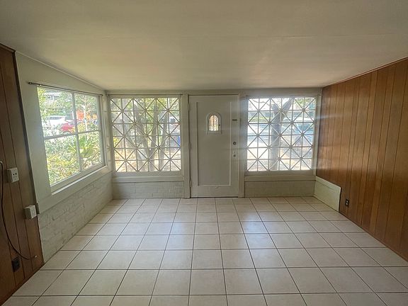 4th image of 817 Adelaine Ave #1