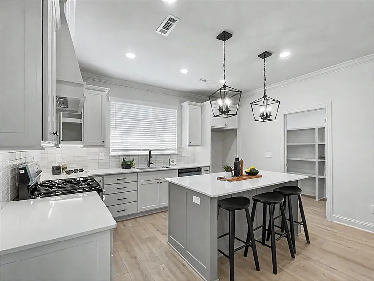 6800 Basswood Ave — Photo 4