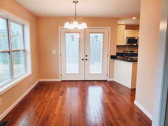 5th image of 124 Oak View Dr