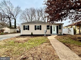 702 Woodsedge Rd, Wilmington, DE 19804