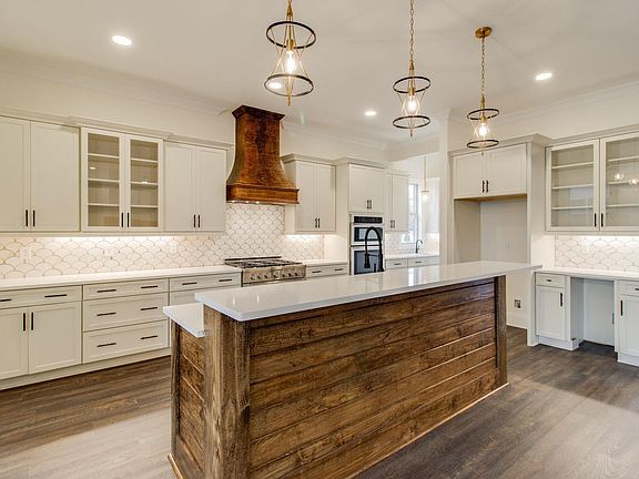 5th image of 207 W Arrowleaf Ln