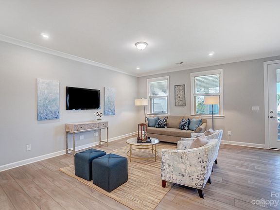 3rd image of 9339 Liberty Hill Dr