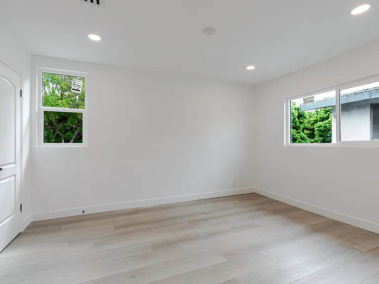 11457 Venice Blvd #5 — Photo 7