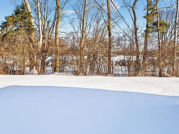 5th image of 48 Rouge Rd