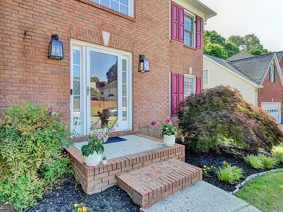 2nd image of 2486 Hampton Park Dr