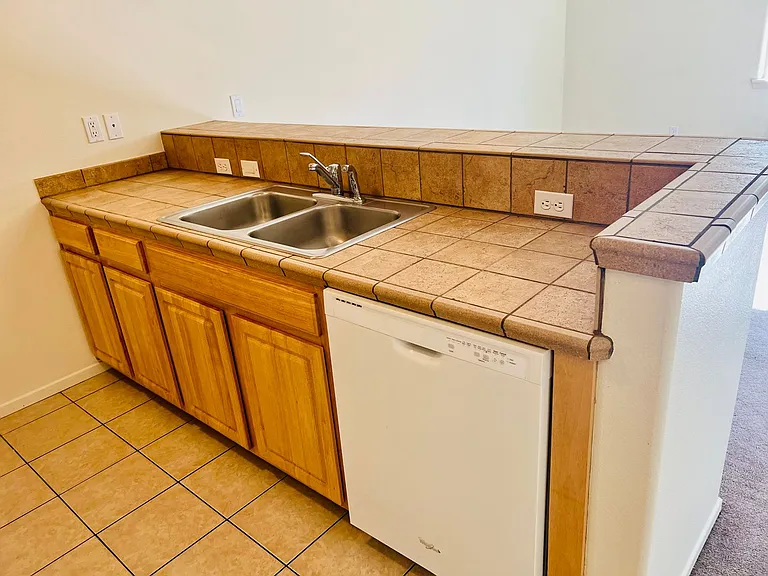 1740 NW Pence Ln — Photo 3