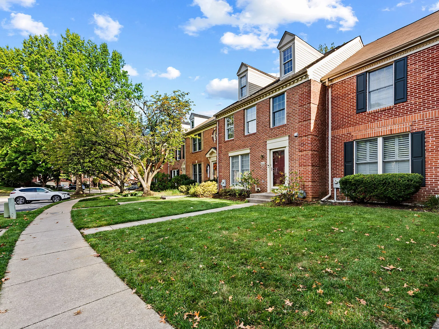 3 bed, 1832 sqft, $2,800 — Photo 3