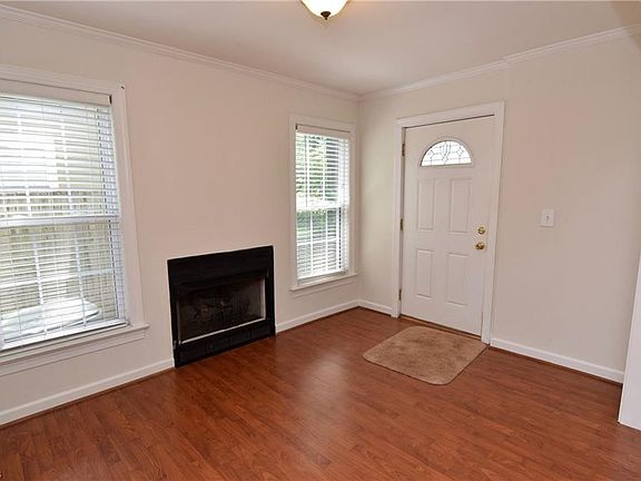 3rd image of 2508 Fernwood Dr