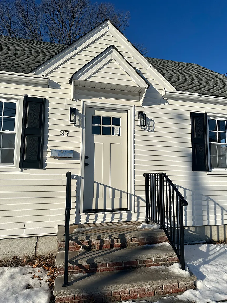 27 Lavern St photo 1