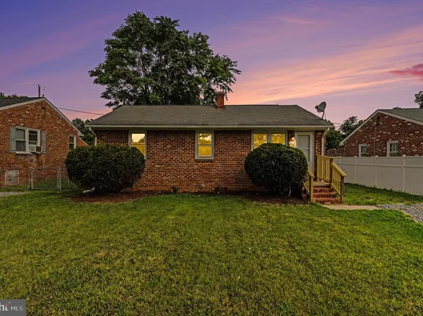 207 South St, Fredericksburg, VA 22401