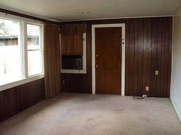 4th image of 4080 Redwood Dr