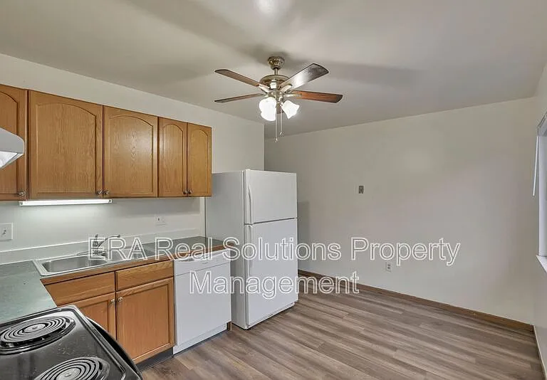 2460 Hiawatha St — Photo 9