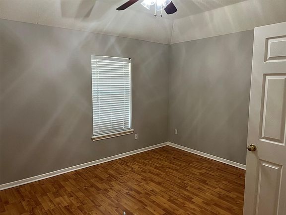 4th image of 114 Pendelton Place Cir