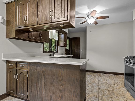 5th image of 1114 Tulip Ln