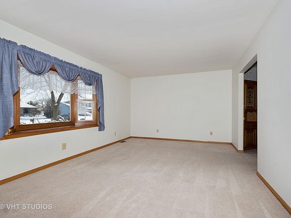 3rd image of 24152 S Iroquois Dr