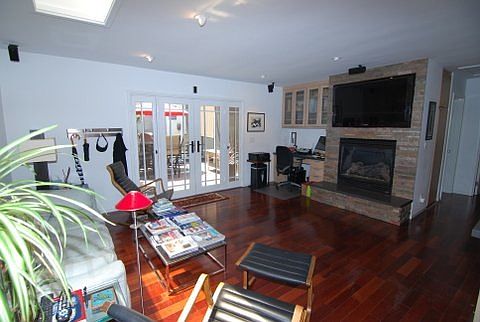 1st image of 518 Roycroft Ave
